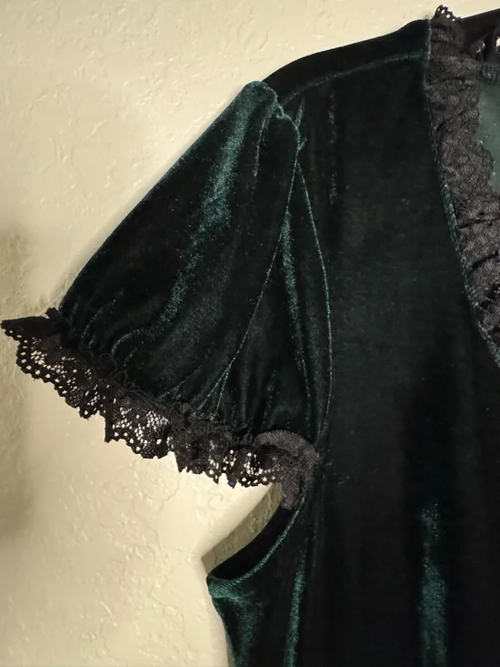 Killstar Dark Emerald Green Velvet Baby Doll Dress with Black Lace Trim - Picture 6 of 13